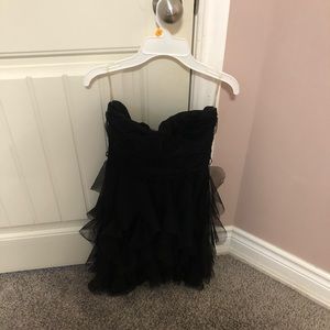 black le chateau dress